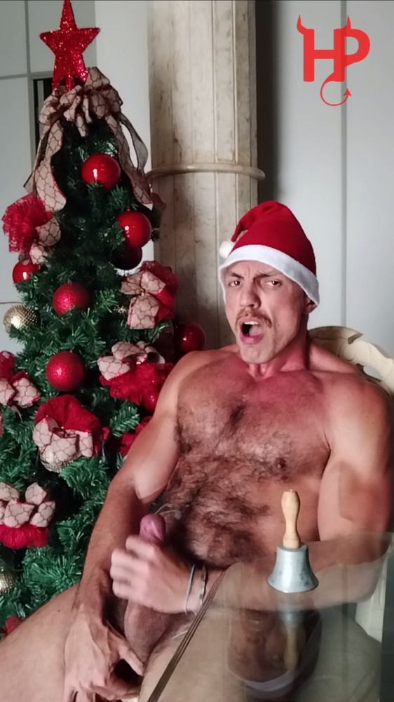 Vai leitada 🍆 💦 💦 💦 do Papai Noel
Look at Santa's huge cock shooting its load!
