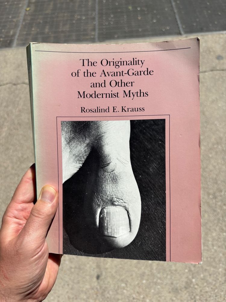 Libro con título "La originalidad del vanguardismo y otros mitos modernistas."