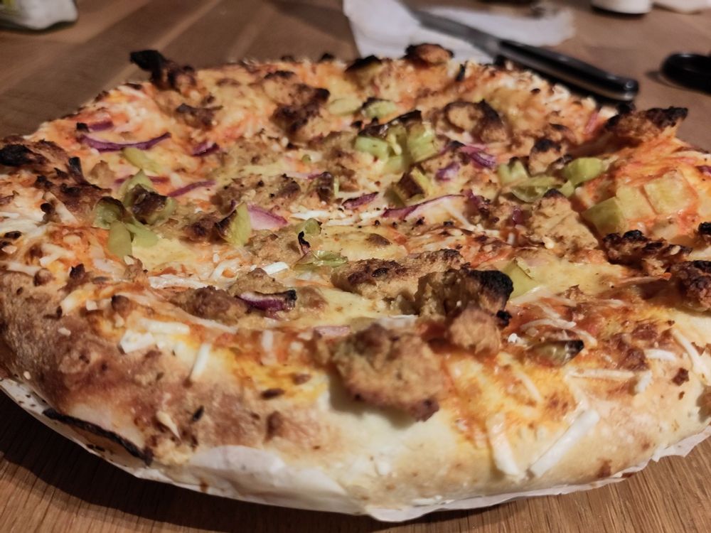 Eine Tiefkühlpizza "Kebab-Style"