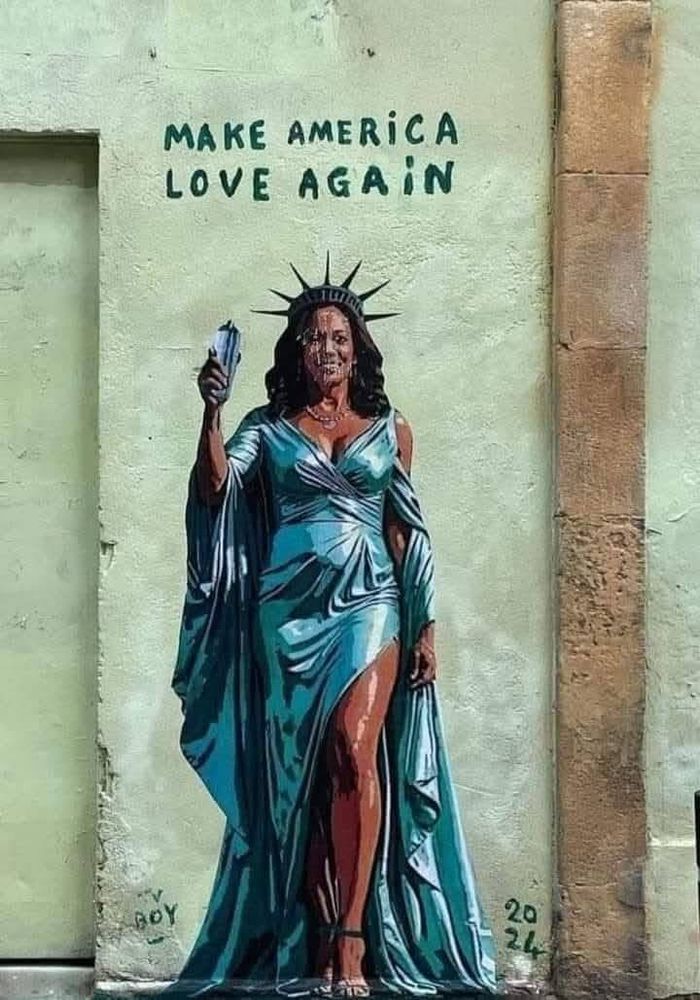 Kamala Harris as the Statue of Liberty, Make AMERICA L❤️VE AGAIN‼️