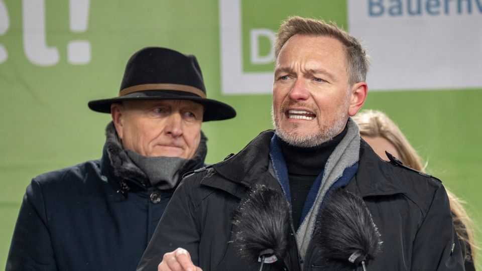 Christian Lindner spricht beim Bauernprotest vom Januar 2024