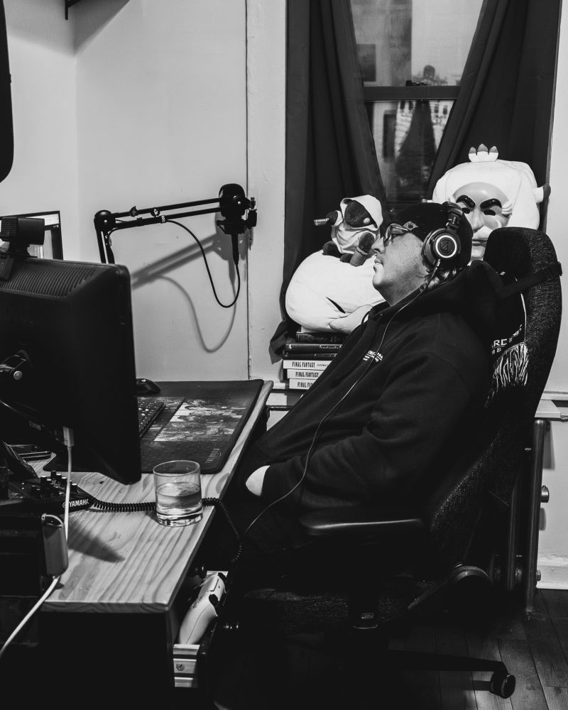 Self portrait (ThatJoshJones) on a cold winter day in the office