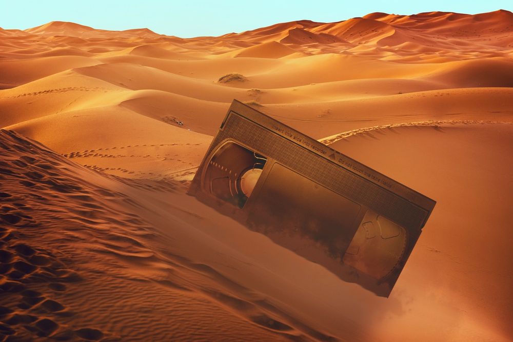 Une casette VHS perdu dans le désert 