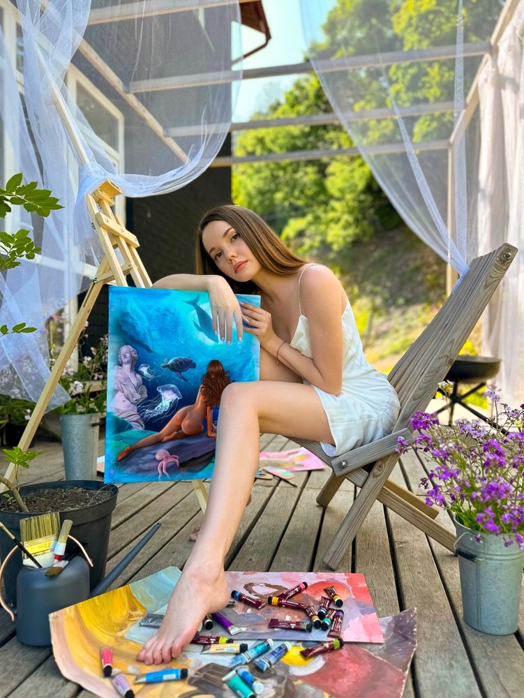 Hi FAM🥰 
I’m KSU🩷 I’m digital NFT artist
I’m very happy to be here 🪼