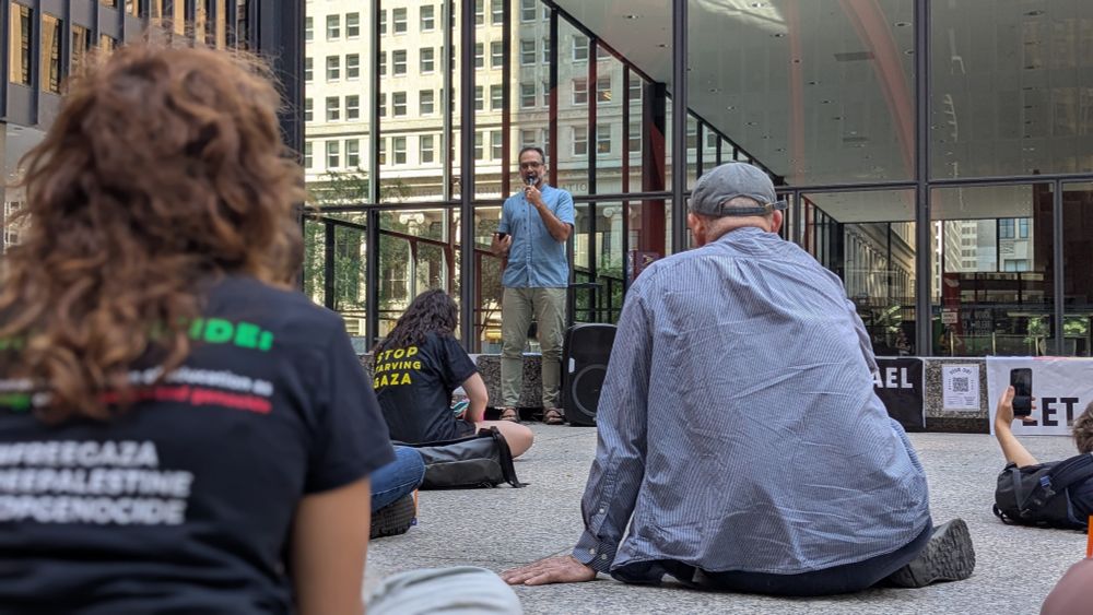 University of Chicago professor Alireza Doostdar speaks about Israel's destruction of all of Gaza's universities during a series of teach-ins at Federal Plaza.