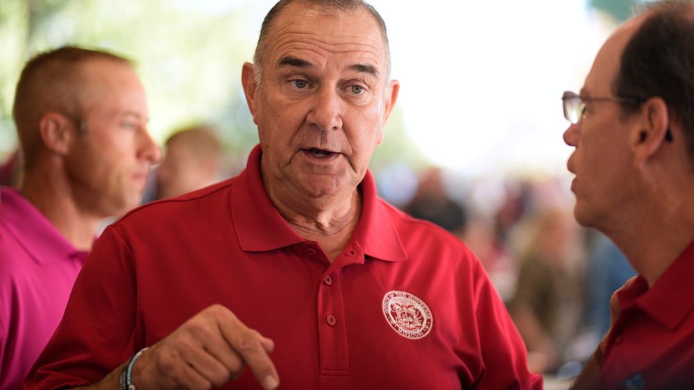 Gov. Mike Kehoe called a special session starting Wednesday to help the GOP hold onto Congress. It's part of the battle to reshape the voting map and help Trump keep a majority for his agenda.