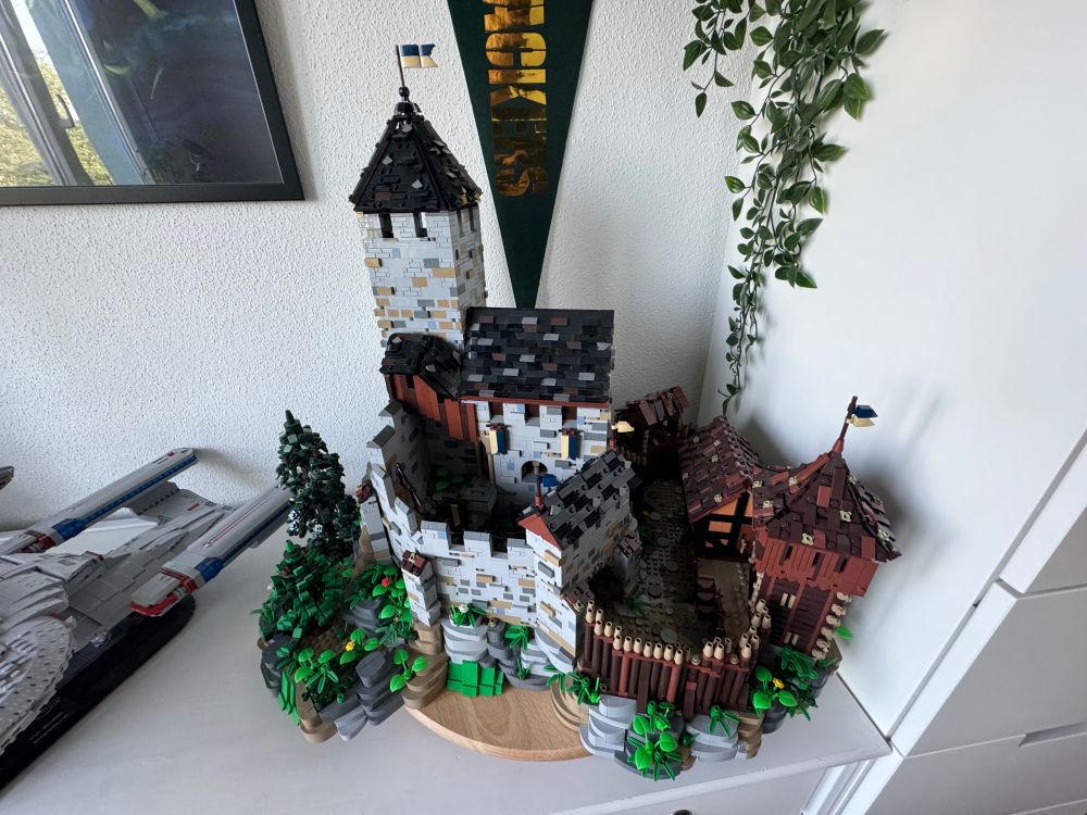 Ritterburg aus Legosteinen.
