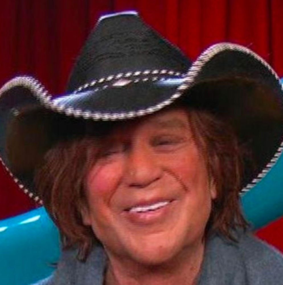 A complete fucking dickhead in a cunt's hat.