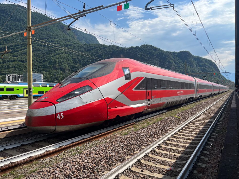 Frecciarossa 1000 train