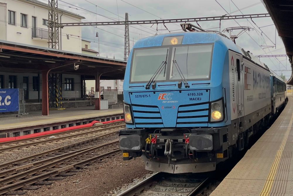 PKP IC livery on a Vectron, here hauling the Baltic Express
