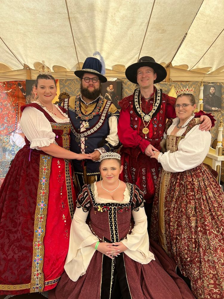 In back, Queen Anne and King James I of England and Scotland (Erin and Spencer), and King Christian IV and Queen Ana of Denmark and Norway (Ben and Jayme); in front, Princess Augusta of Denmark and Norway (Vanessa).
