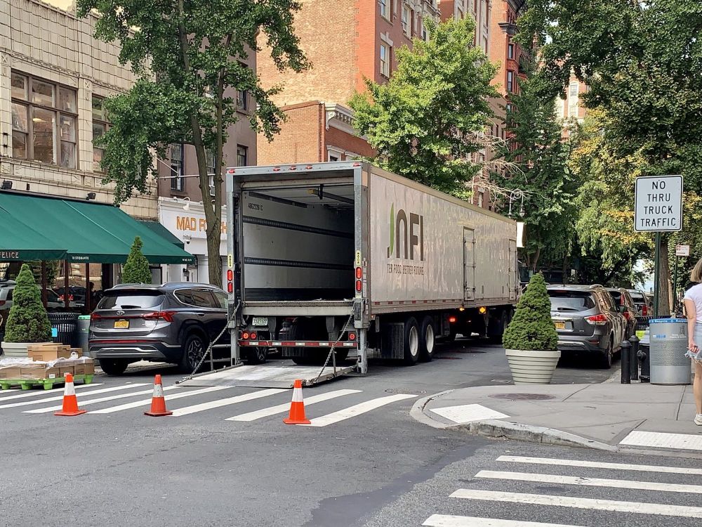 Giant trucks causing chaos on narrow streets of Brooklyn Heights