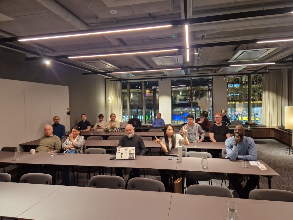 Photo of the crowd viewing the presentation. 