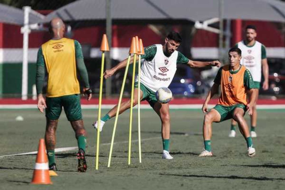 Ignácio é liberado pelo DM, treina com o elenco e se aproxima de retorno ao Fluminense