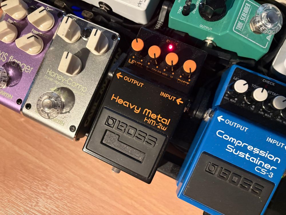 Pic of the BOSS HM-2w Pedal on my Board