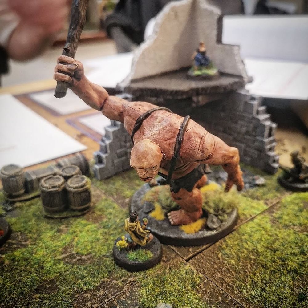Hobbits vs Stone Troll