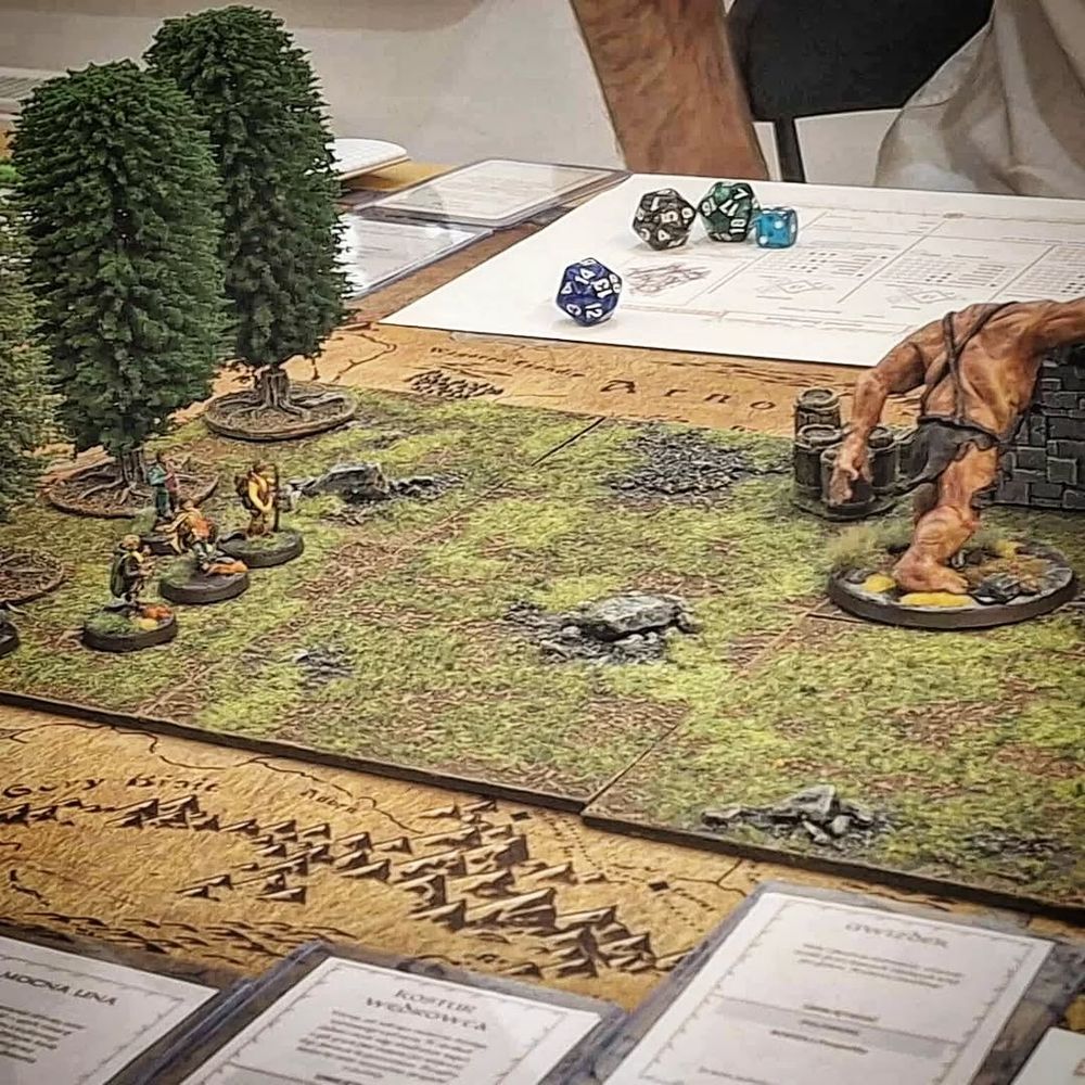 Hobbits vs Stone Troll