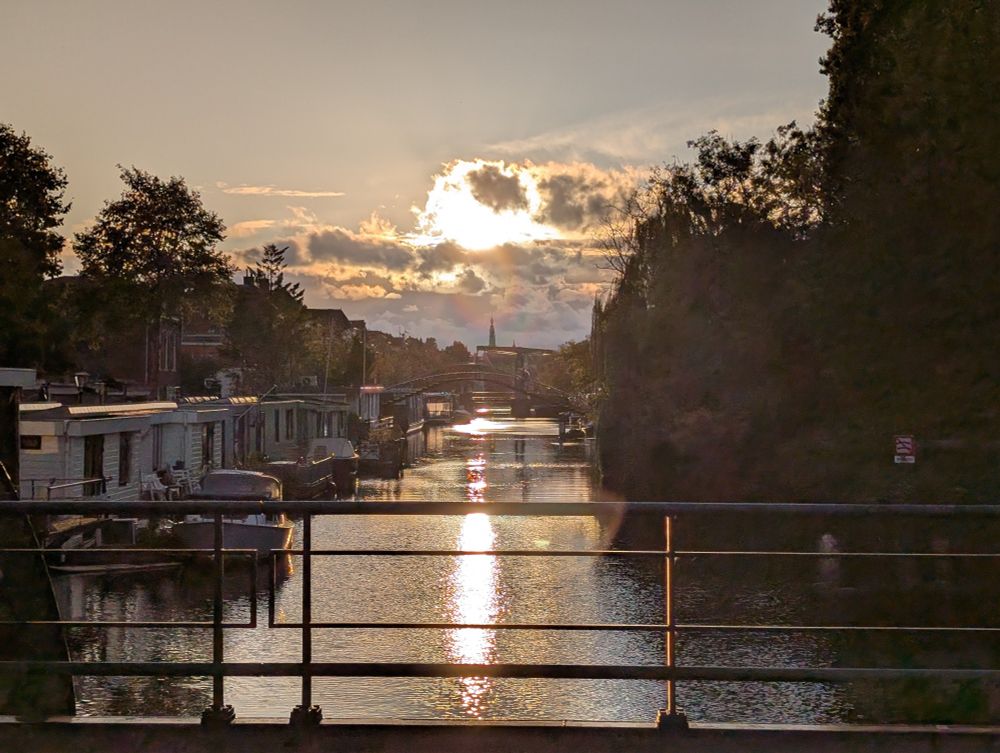 Golden hour Leiden De Waard. 