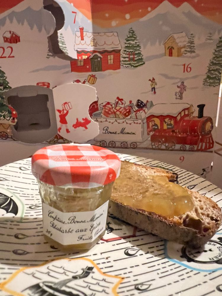 Jam advent calendar day 7 - Rhubarb with Spices