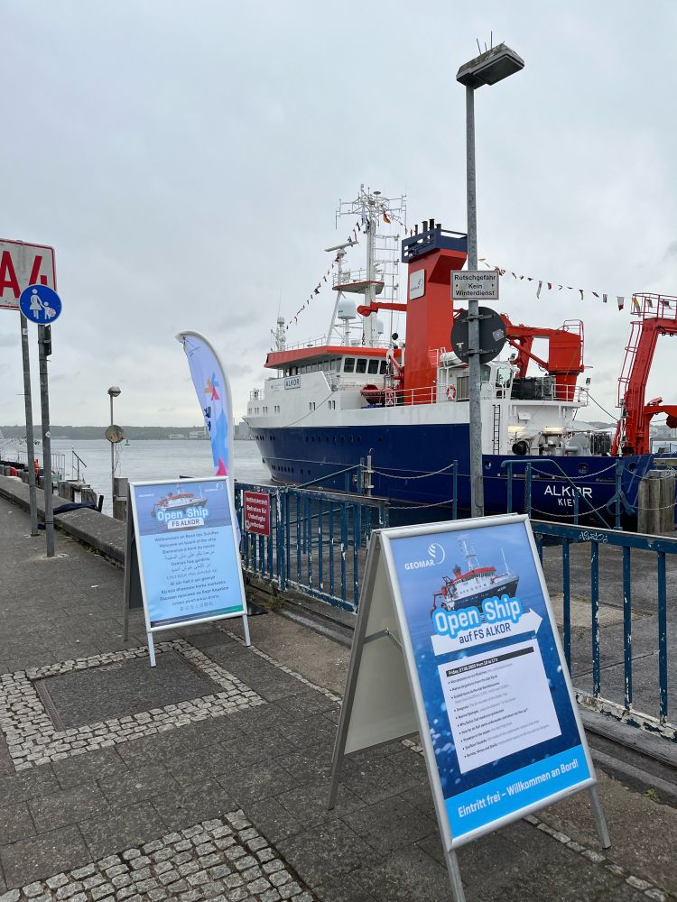 Open Ship on RV Alkor in Kiel, image of the ship.
