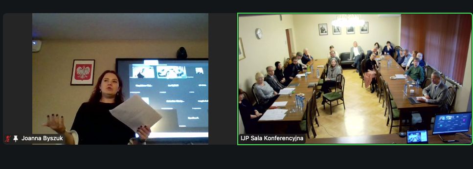 Screenshot showing Joanna defending her thesis (on the left) and the academic crowd at the Institute of Polish language listening to her (on the right)