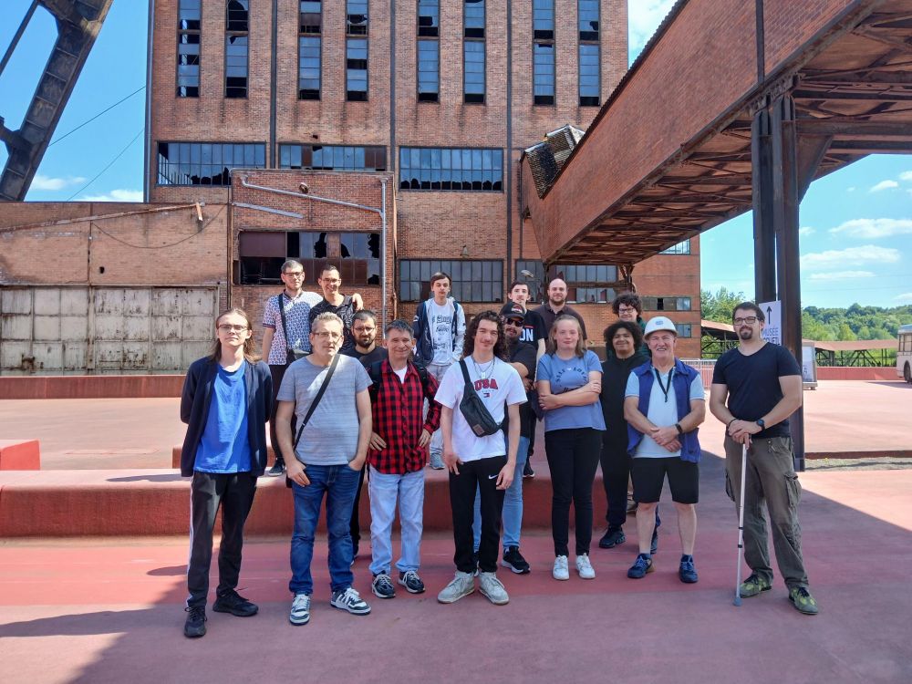 💬 Grâce à un guide bienveillant et dynamique, les participants ont été pleinement engagés tout au long de la visite.
Une sortie marquée par l’écoute, la curiosité… et beaucoup de lien.