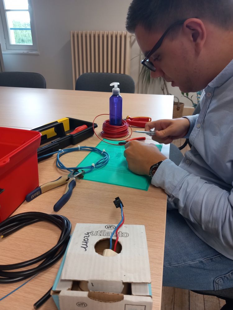 🛠️ On a parlé gestion des priorités, communication dans l’équipe, et aussi de petits trucs concrets pour mieux s’organiser quand les consignes changent.
Loïc avance à son rythme, avec sérieux et engagement. Bravo à lui !
Et un grand merci à l’employeur pour sa collaboration active 👏
💬 L’emploi accompagné, toujours au service des parcours professionnels durables et adaptés, au plus près des besoins de chacun.