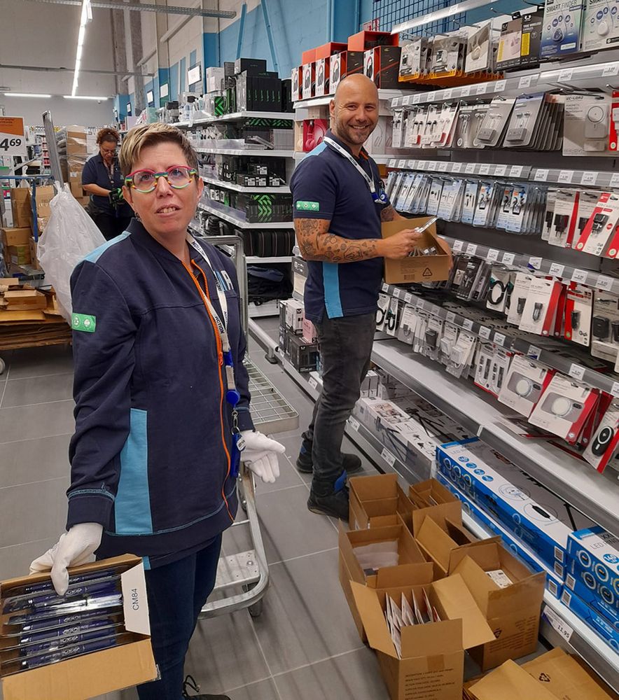 Grâce au soutien continu de l’Emploi Accompagné, Aurélie a pu préparer en amont sa reprise : sécurisation du cadre, échanges avec le médecin du travail, temps de repérage progressif, et surtout, coordination avec l’employeur. Ce matin là, malgré l’émotion et le stress, Aurélie a pu retrouver son équipe dans les meilleures conditions. L’accueil a été à la hauteur : chaleureux, structuré, sincèrement bienveillant.

Ce retour illustre parfaitement la vocation du dispositif emploi accompagné :
➡️ Soutenir les personnes dans les moments-clés de leur parcours professionnel
➡️ Assurer la continuité entre santé, travail et accompagnement social
➡️ Renforcer la coopération avec les employeurs pour sécuriser les trajectoires de retour à l’emploi