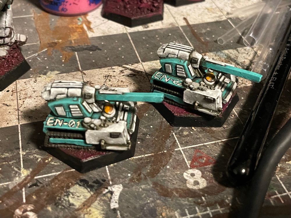 2 enyos! I got them cause I love how they looked, I don’t care if they’re expensive to deploy, they’re cool dammit! Same deal with my wolves, I marked the tanks for gameplay, stippling these guys was so much fun, I need to get more tanks