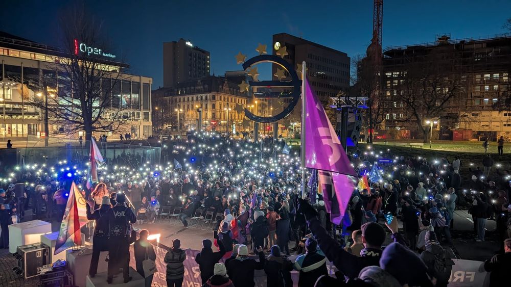 Demonstration in Frankfurt für ein Vereintes Europa am Rande der Generalversammlung von Volt Europa