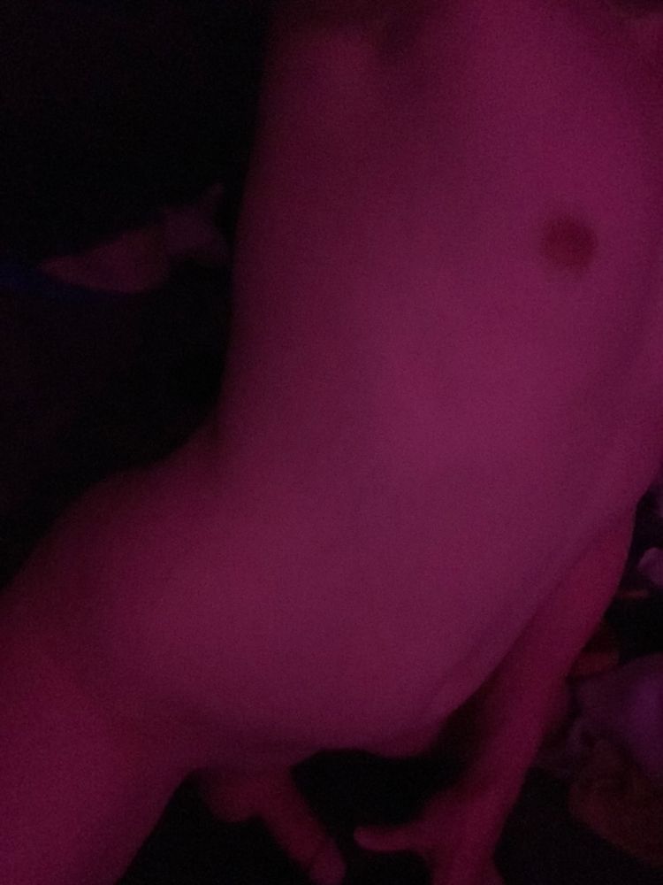 Ash fully nude showing off their tummy like a good little slut