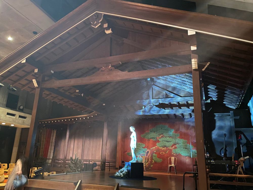 堀井美香さんの初主演舞台フェードラ
脚本構成音響どれも素晴らしかった！面白かった
初めて表参道の能楽堂入った