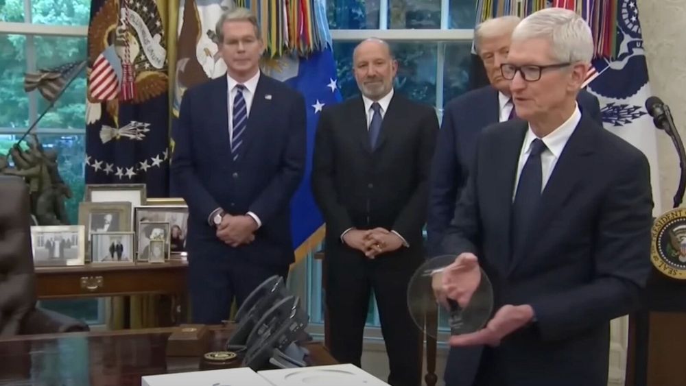 After Tim Apple bended the knee to Trump- No more Buying Apple Products