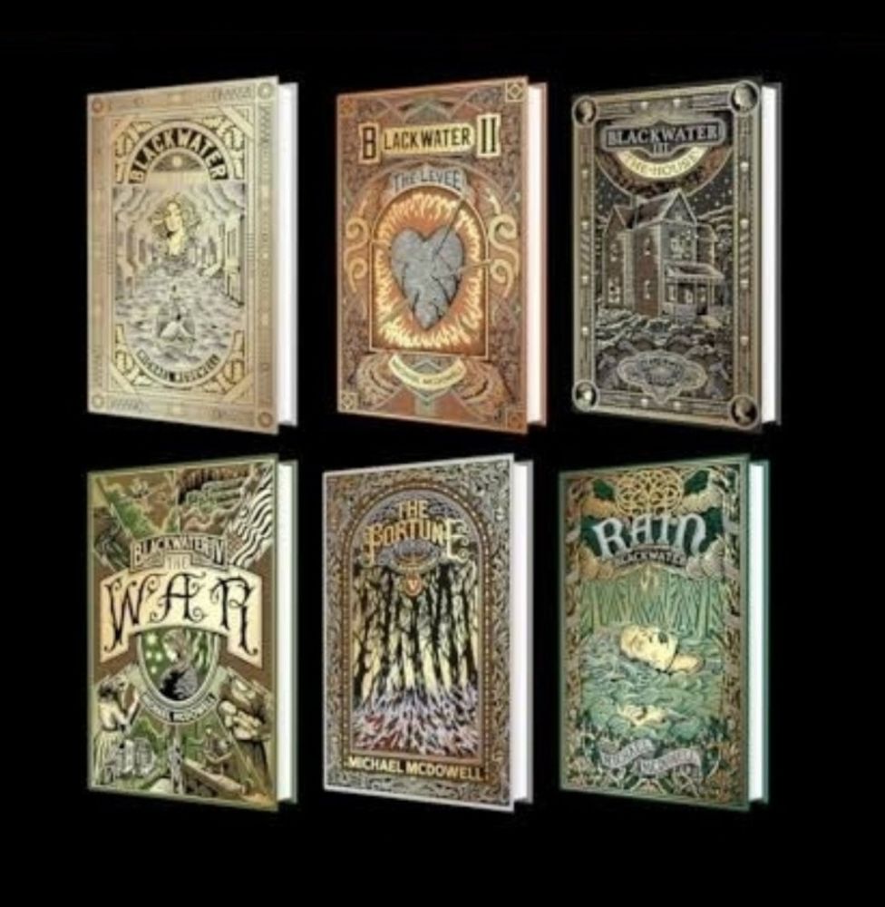 Michael McDowell'ın 6 kitaptan oluşan Blackwater serisi.