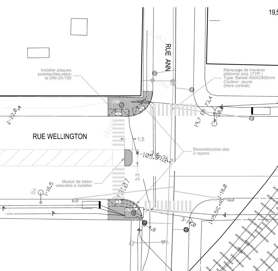 Nouvel aménagement de l'intersection des rues Wellington et Ann dans Griffinton avec un îlot de protection sur la traverse piétonne