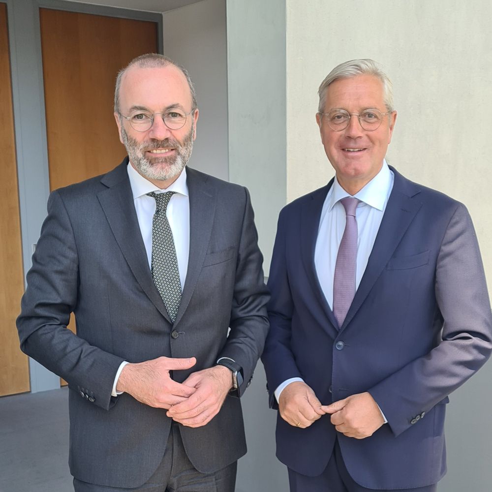 Foto von Manfred Weber und Norbert Röttgen.