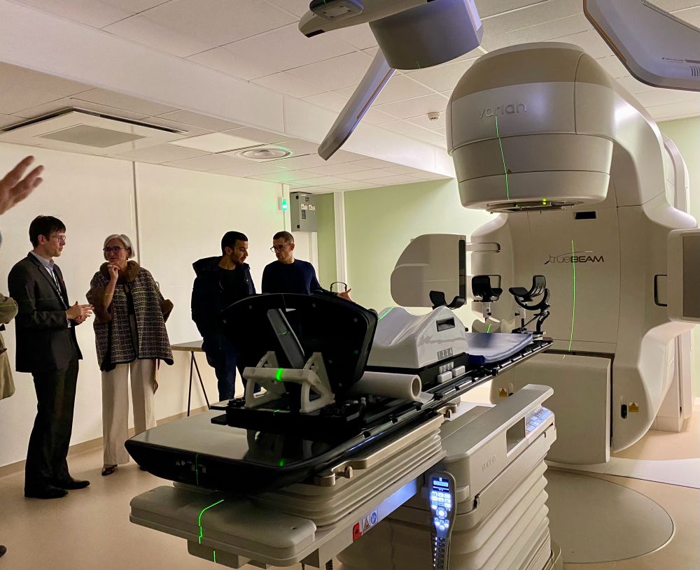 Photo de l’une des machines, centre de radiothérapie de Châteauroux 