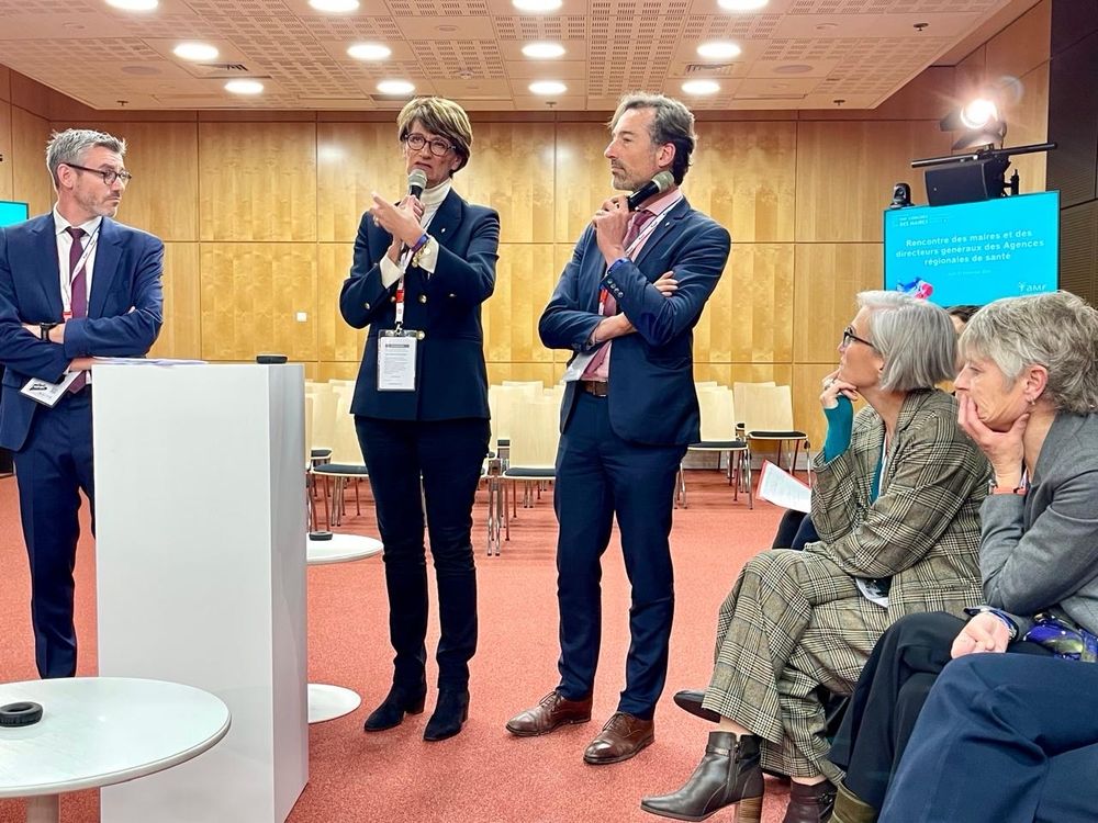 Jérôme Jumel (DG ARS Pays-de-Loire) 

Frédéric Chereau maire de Douai et Claire Peigne maire de Morancé, co-présidents de la Commission santé de l’AMF 