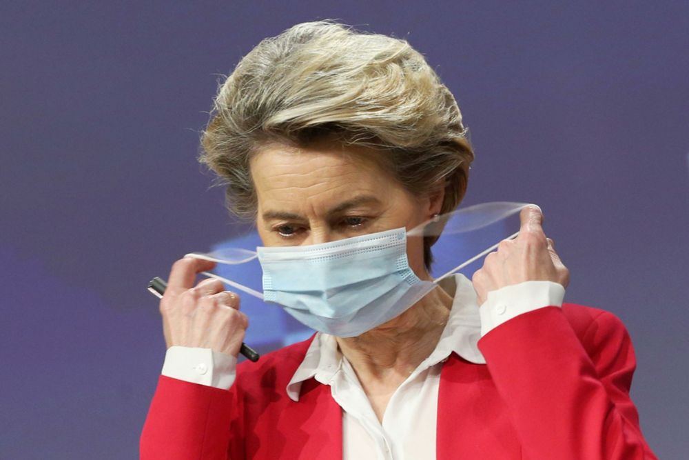 Pfizergate, la Procura Ue rinvia le udienze al 6 dicembre (dopo le Europee). Così von der Leyen salva la campagna elettorale - Il Fatto Quotidiano