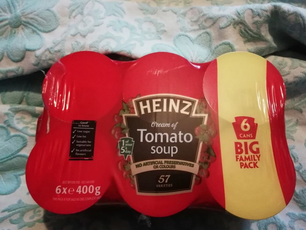 Six cans of heinz tomato soup