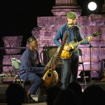 Piers Faccini & Ballaké Sissoko am Les Suds à Arles 2025