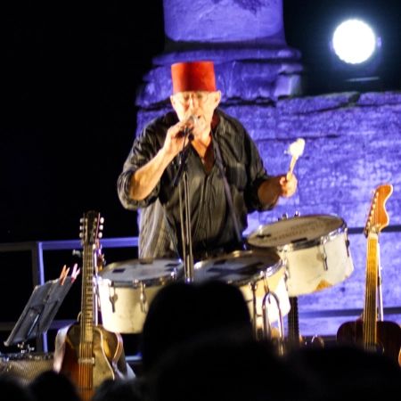 Schlagwerker Wim ter Weele von De Kift am Festival Les Suds à Arkes 2025