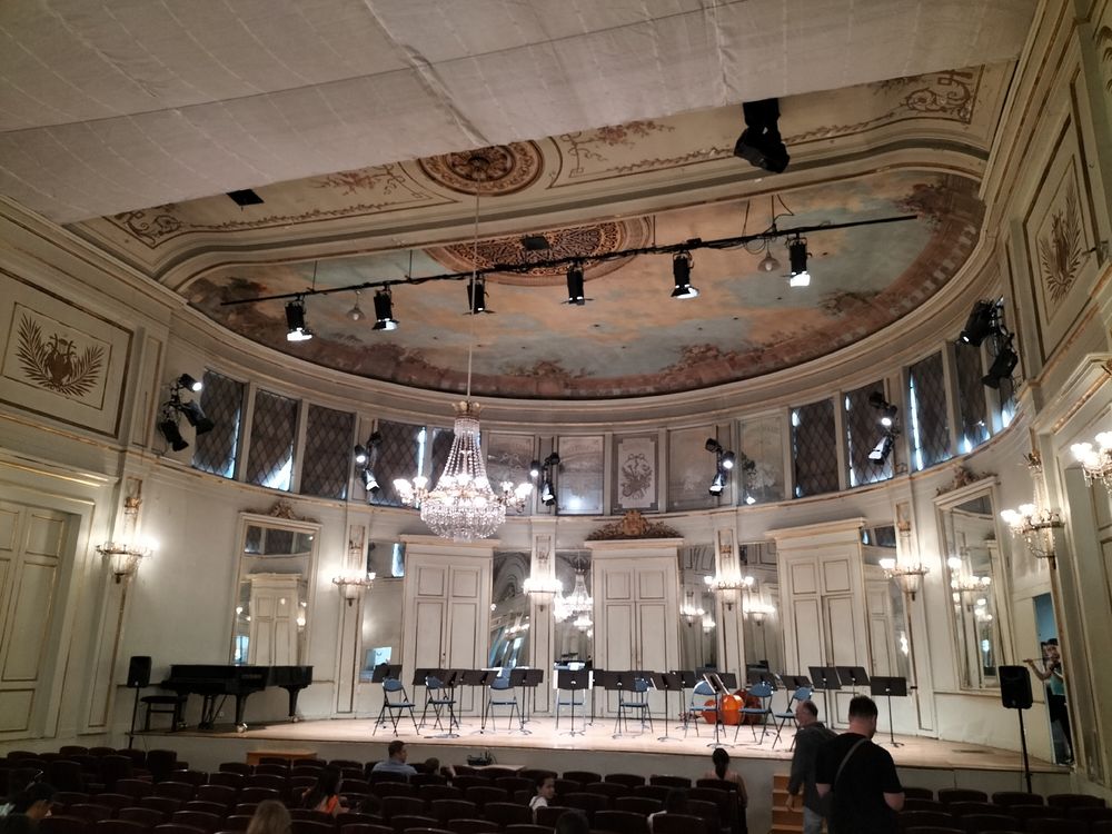 Scene de la salle de l'Institu conservatoire Orleans.