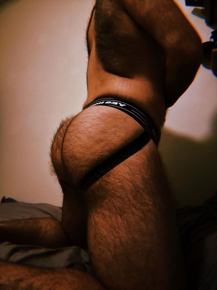 @hairyzellenial on X.