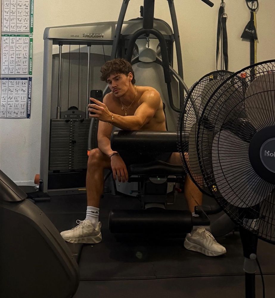 we are a @noahbeck stan account