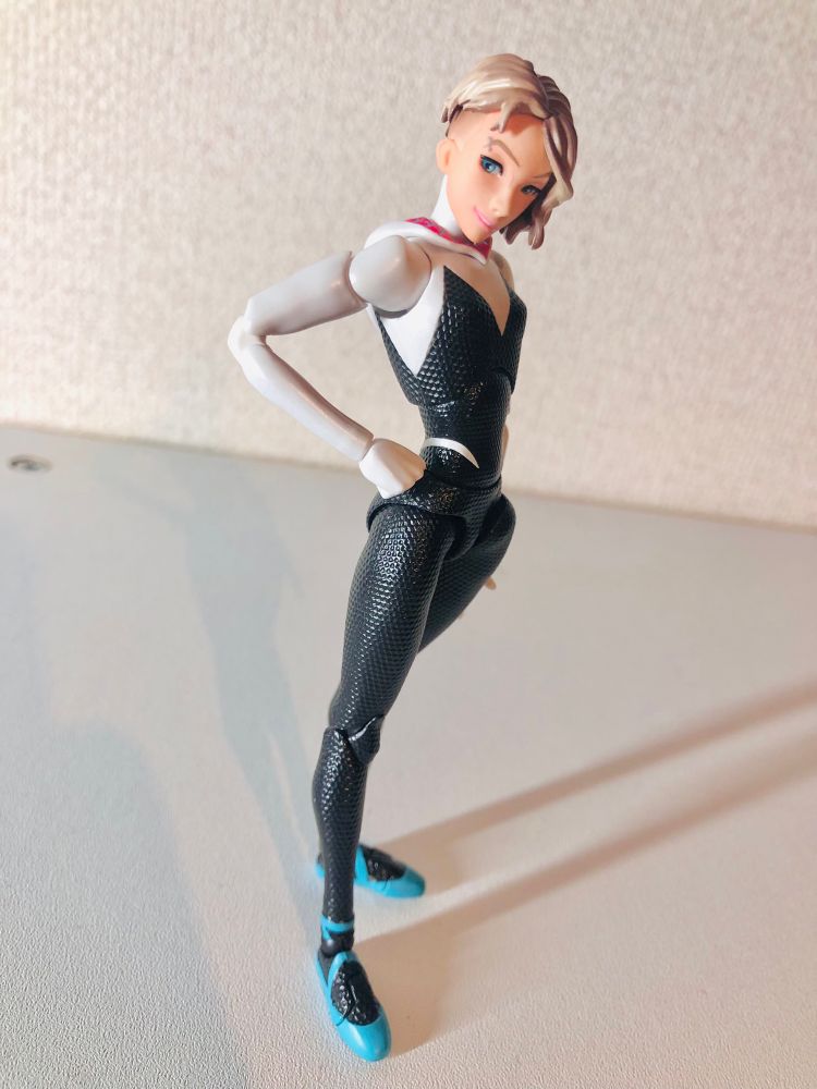 Hey guys!のポーズもめちゃカッコよくて決まるよ！身体のラインが美しいいいいい✨