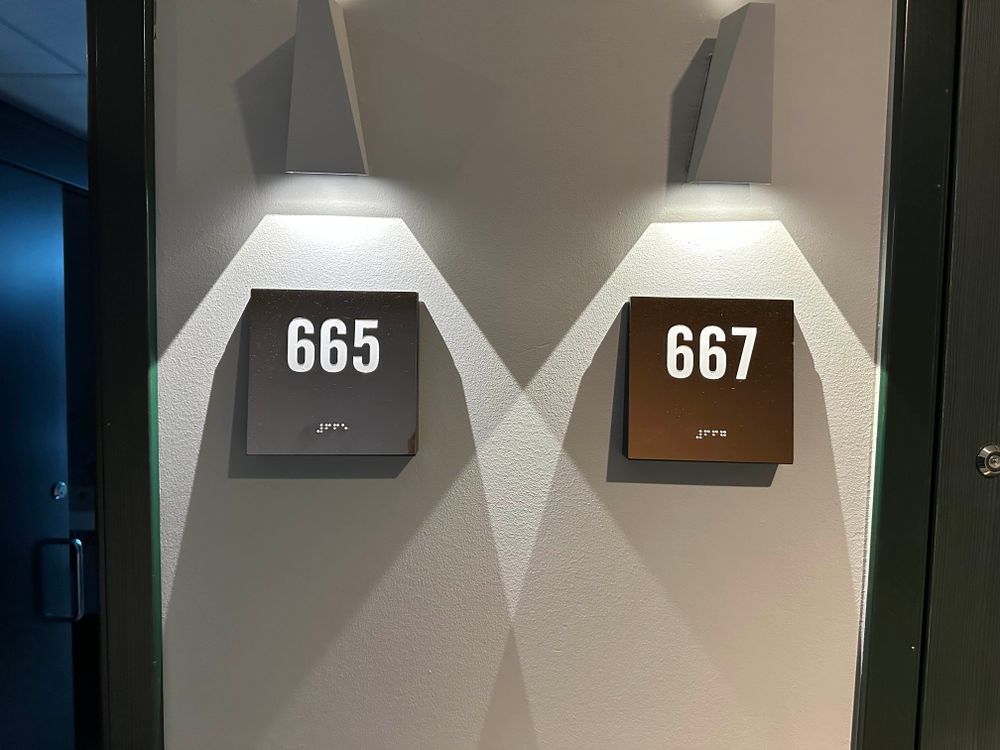 665-667: two consecutive room numbers