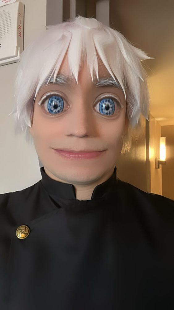 Gojo but his eyes are more pronounced. Somebody get him some brown contacts 