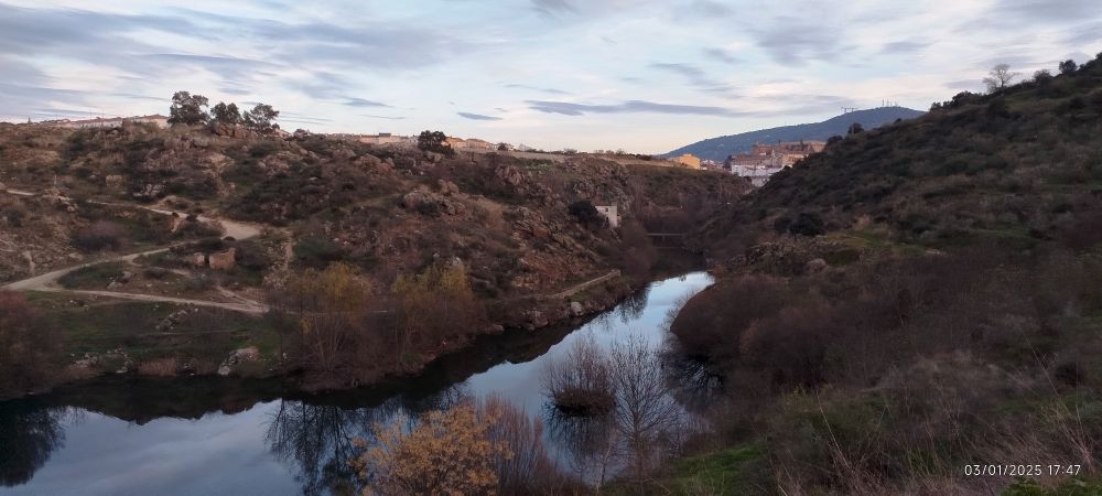 Río Jerte aguas arriba hacia el barrio de San Lázaro.