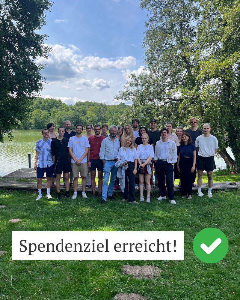 Teamfoto vom Verfassungsblog mit der Bildunterschrift „Spendenziel erreicht!“